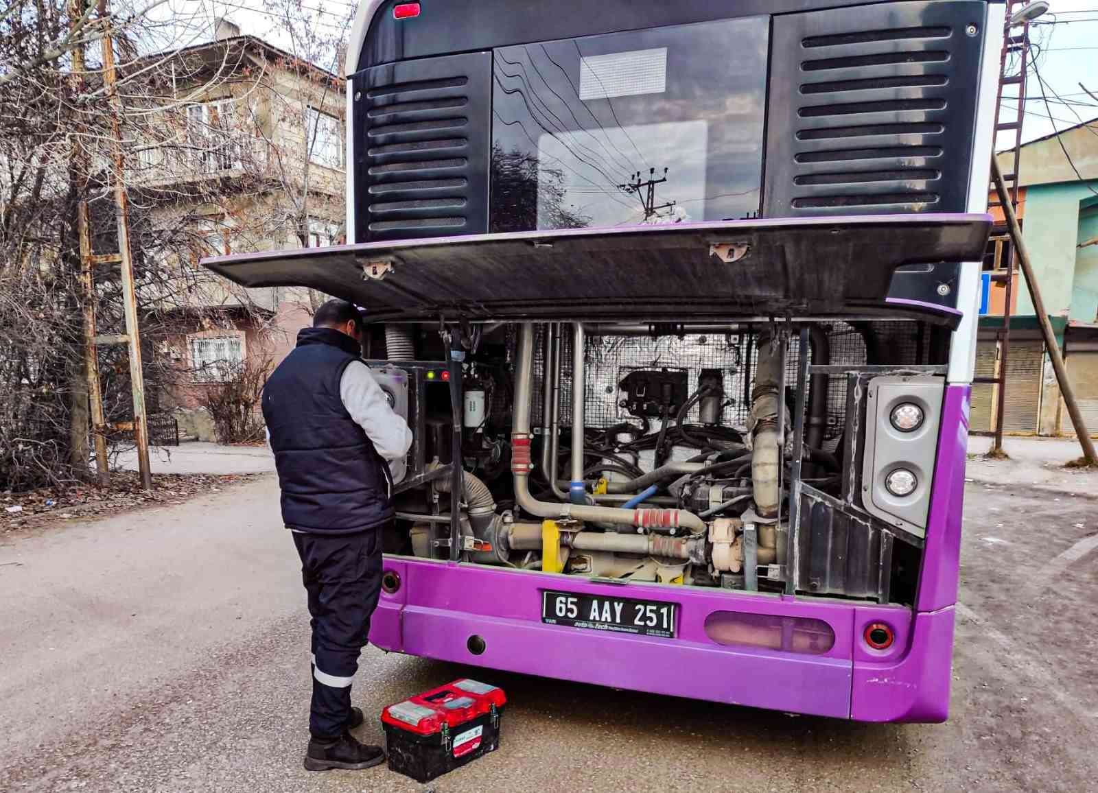 Van Büyükşehir Belediyesi idari gücüyle 13 bin 303 bakım onarım çalışması yaptı