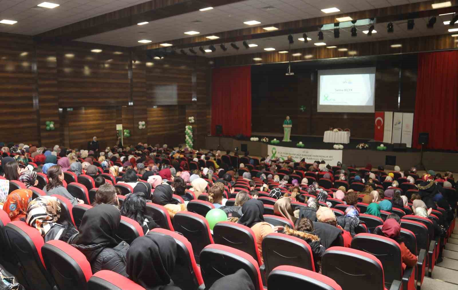 Van Büyükşehir Belediyesi ’Rahim Ağzı Kanseri’ semineri düzenledi