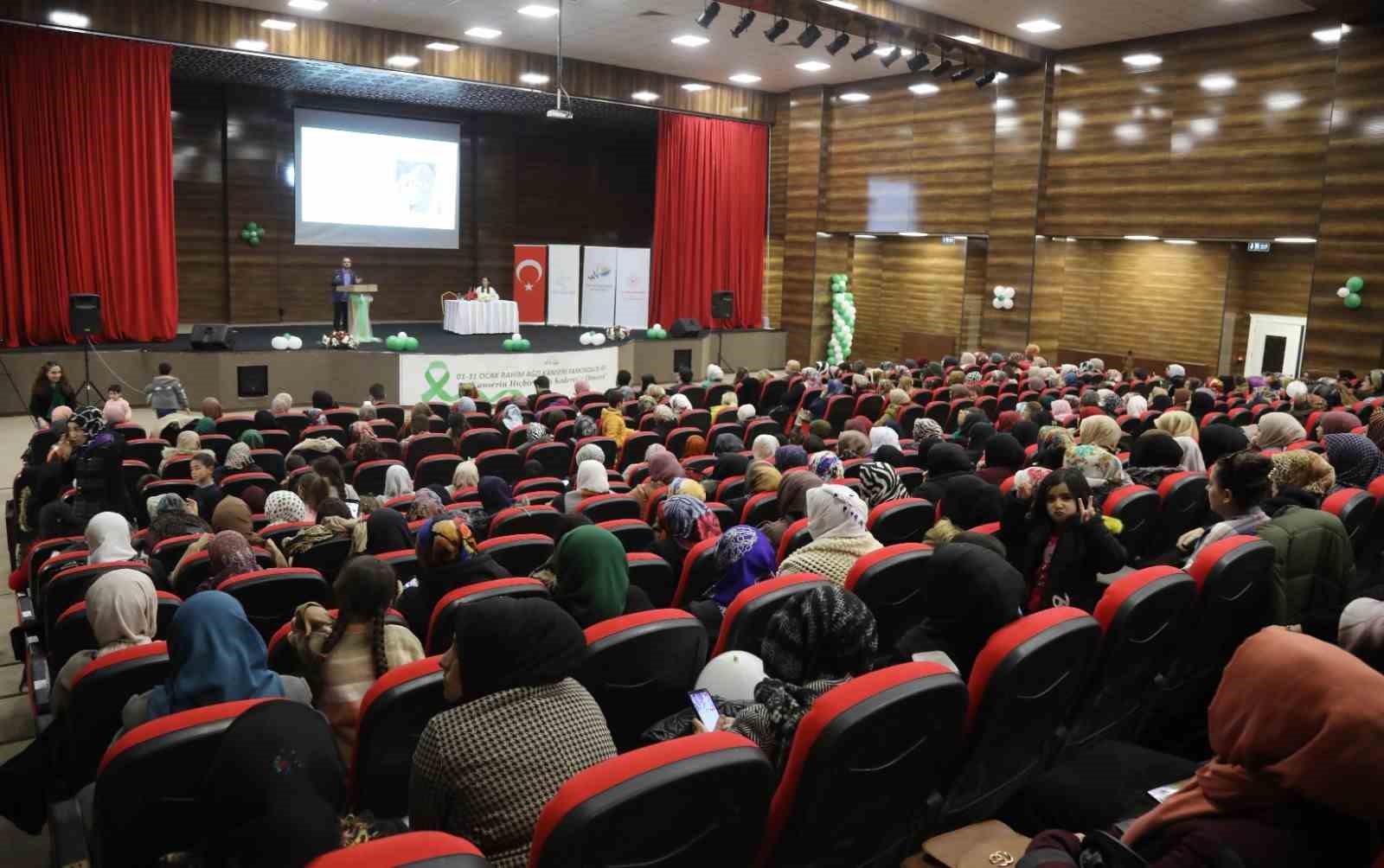 Van Büyükşehir Belediyesi ’Rahim Ağzı Kanseri’ semineri düzenledi