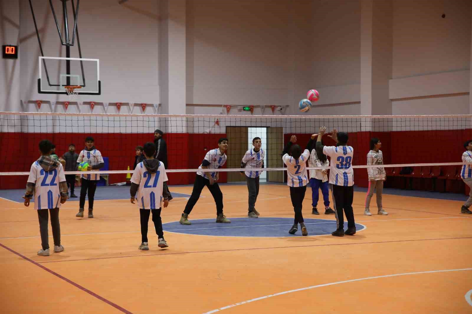 Muradiye Spor Tesisleri halkın hizmetine açıldı