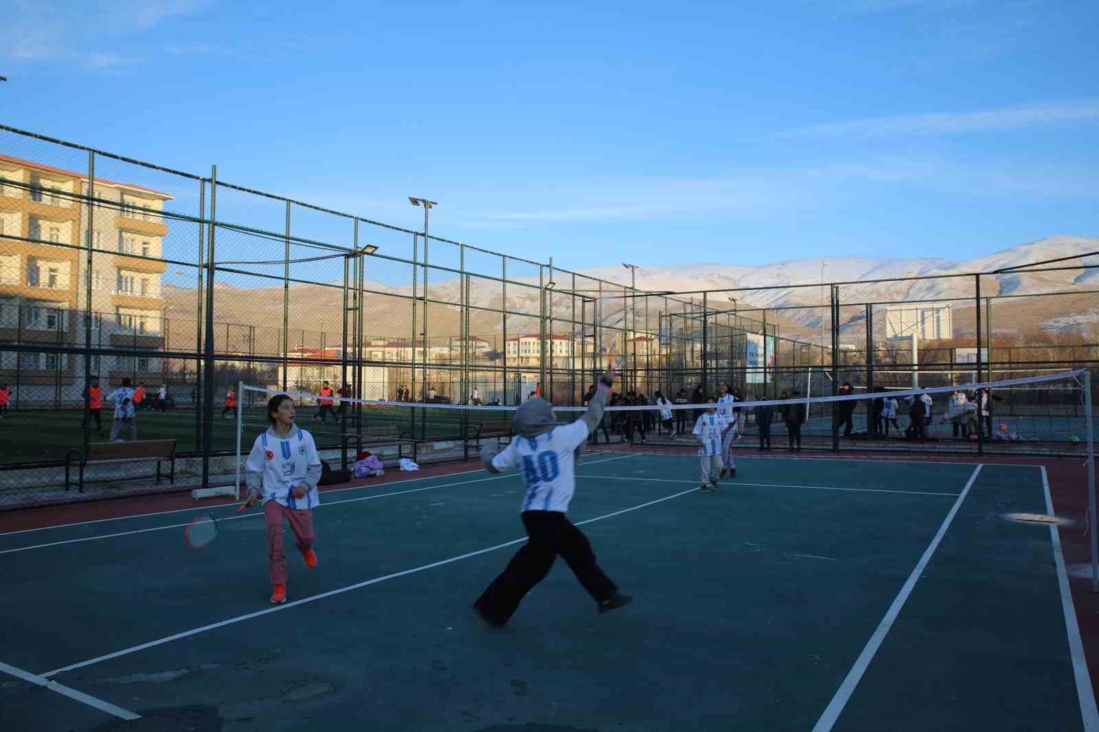 Muradiye Spor Tesisleri halkın hizmetine açıldı