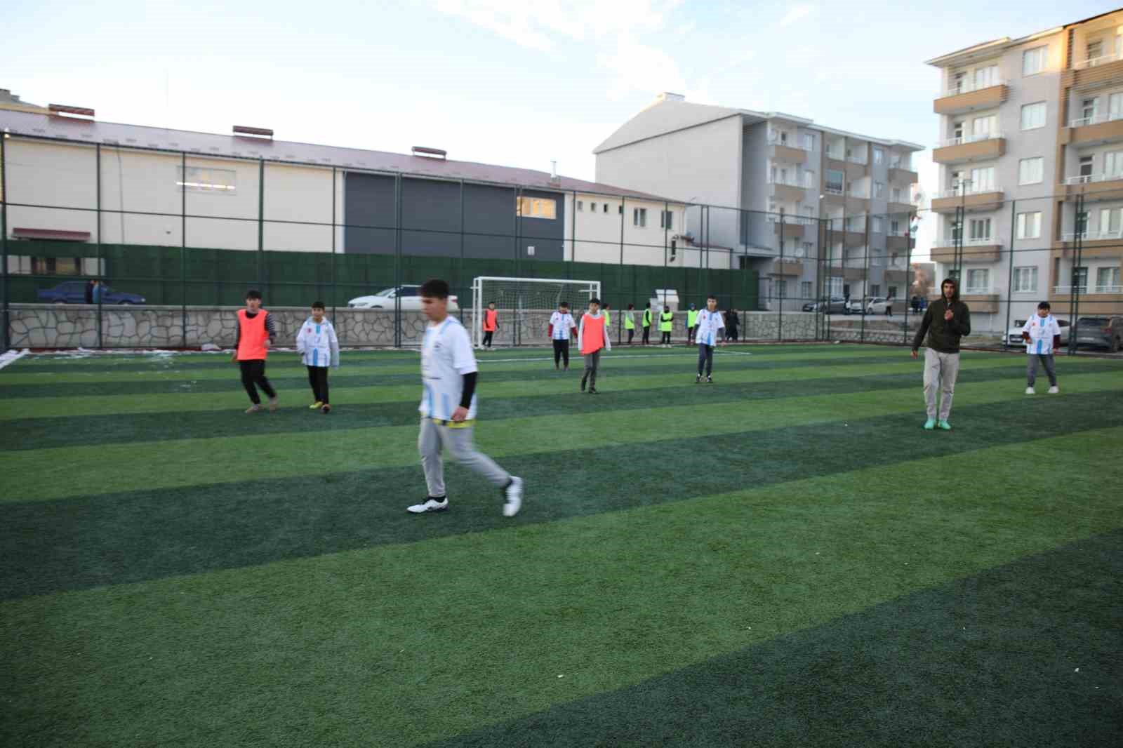 Muradiye Spor Tesisleri halkın hizmetine açıldı