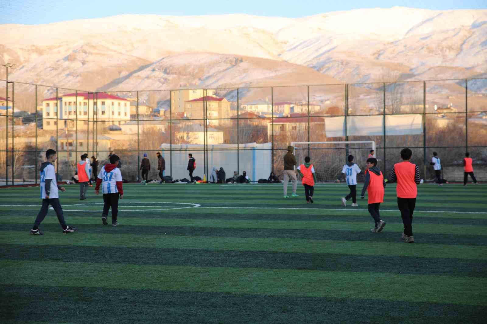 Muradiye Spor Tesisleri halkın hizmetine açıldı