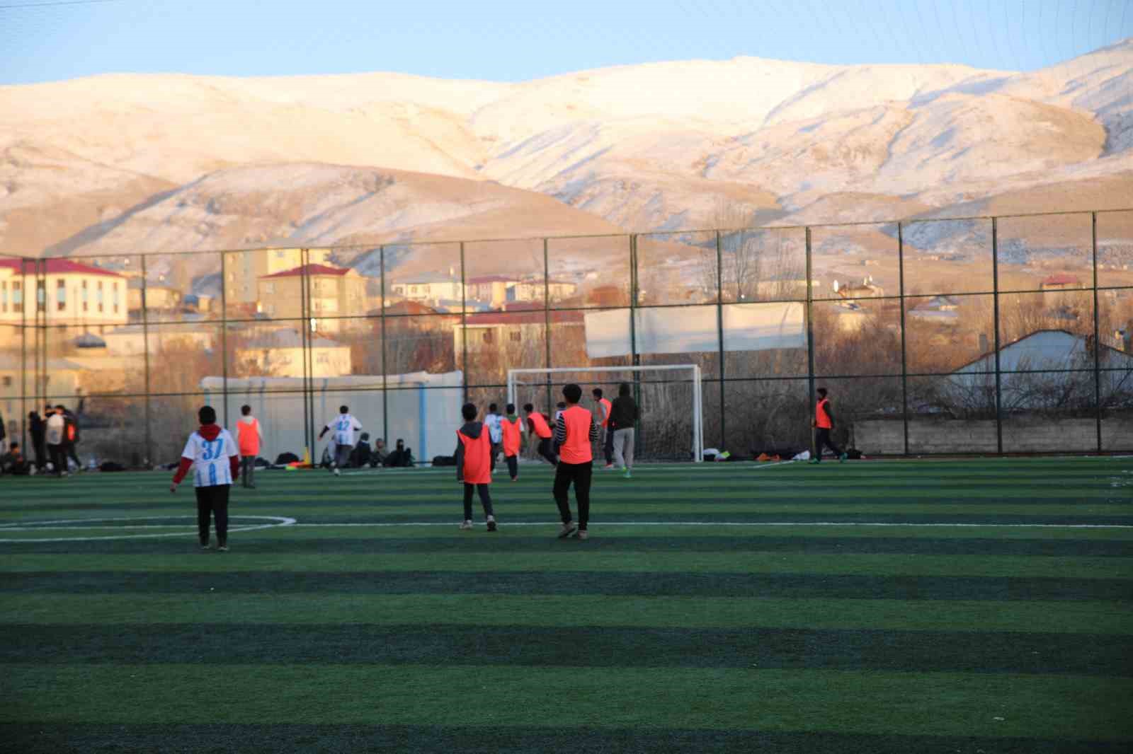 Muradiye Spor Tesisleri halkın hizmetine açıldı