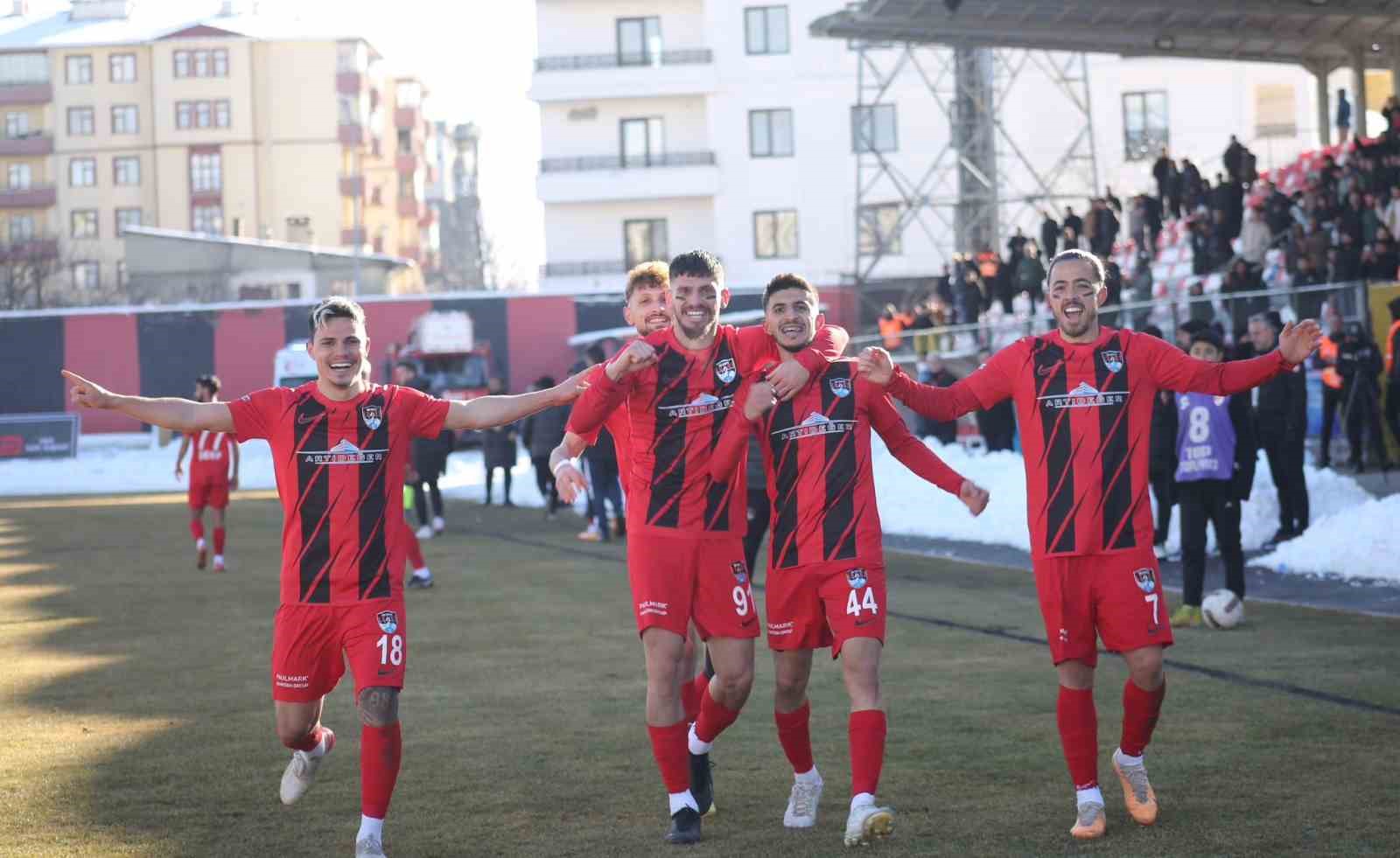 TFF 2. Lig: Vanspor FK: 3 - Serik Belediyespor: 1