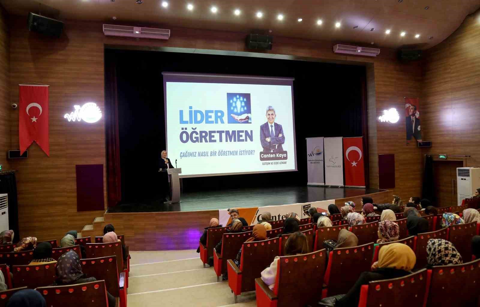 Van’da eğitimcilere ‘Lider öğretmen’ söyleşisi