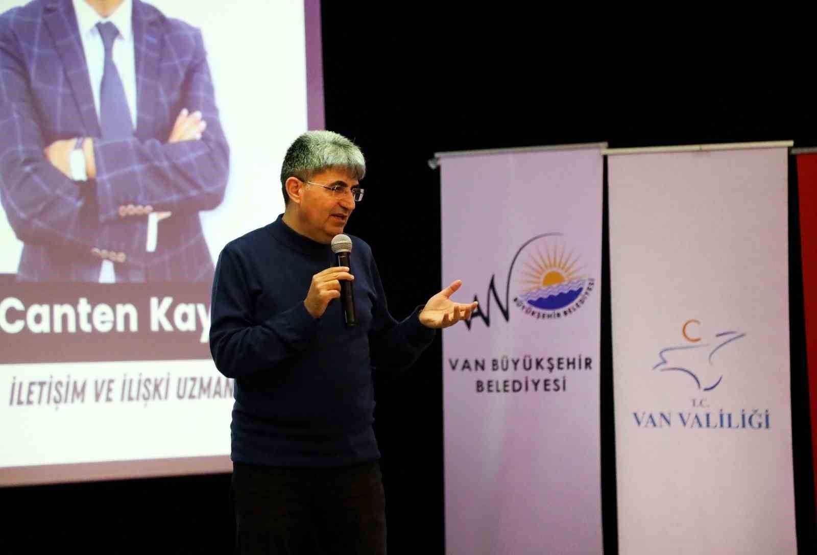 Van’da eğitimcilere ‘Lider öğretmen’ söyleşisi