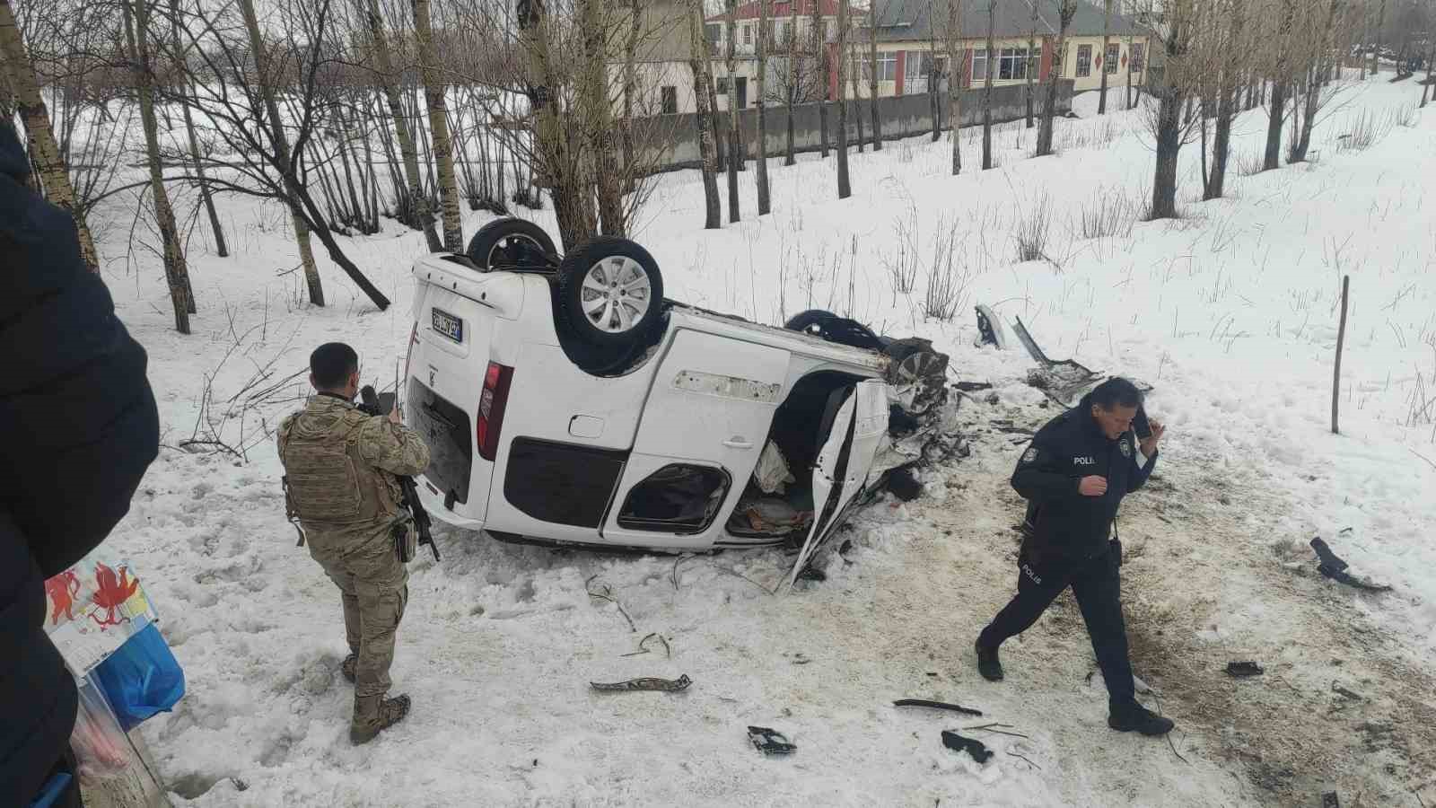 Van’da iki kamyonet çarpıştı: 7 yaralı