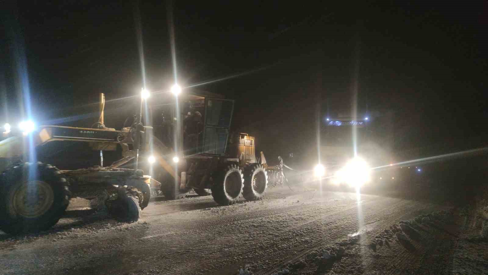 Van’ın yüksek kesimlerinde kar yağışı ve sis etkili oluyor