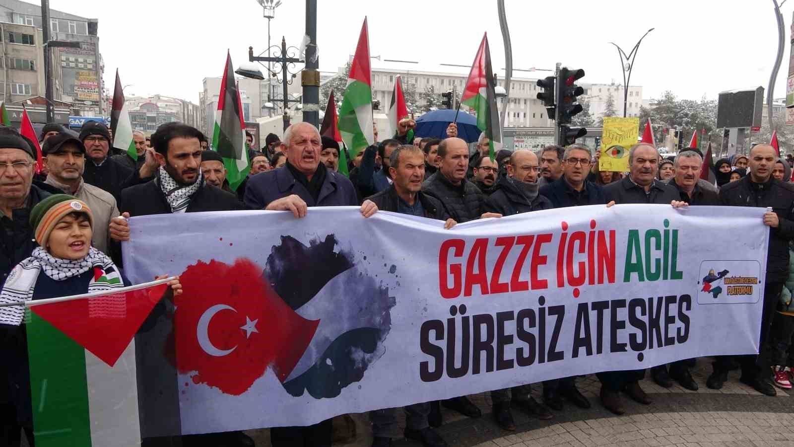 Van’da Gazze için ‘acil ve süresiz ateşkes’ çağrısı