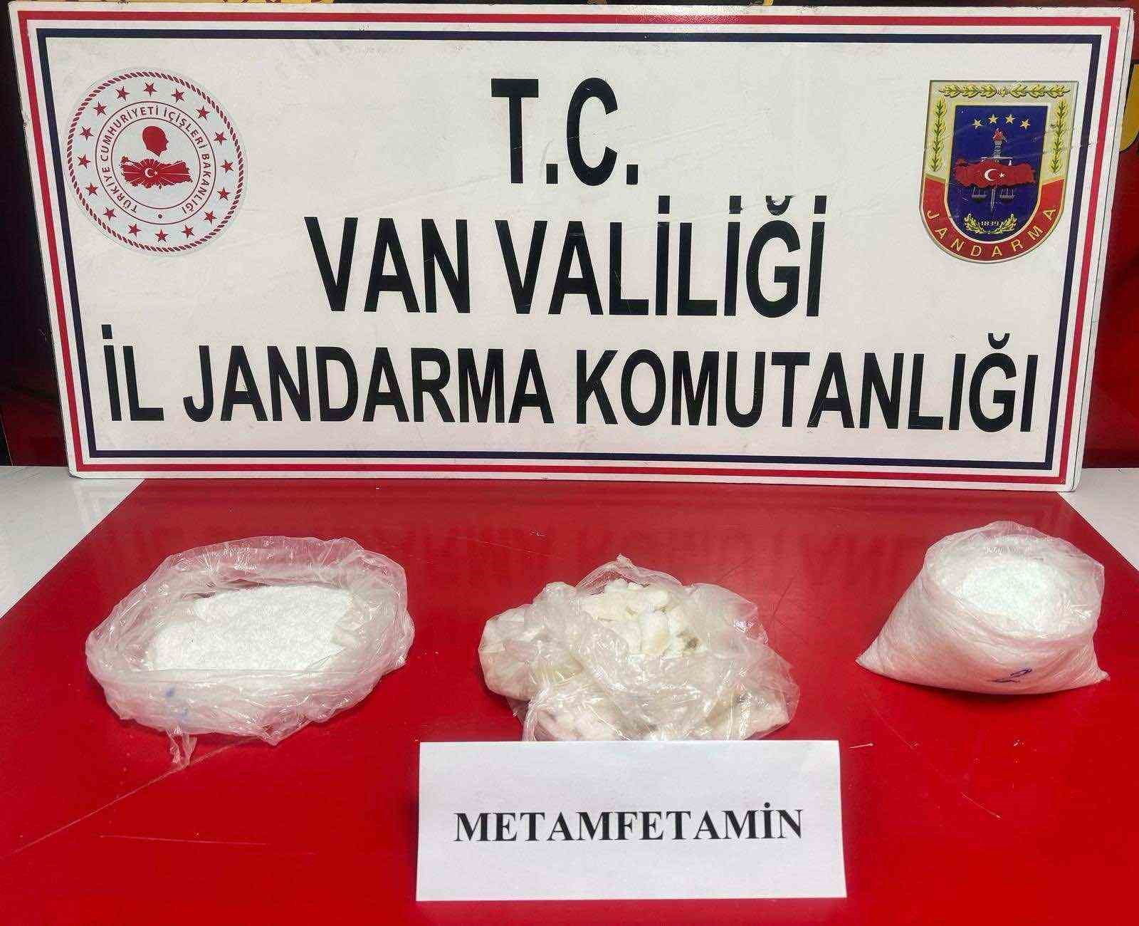 Van’da 80 kilo esrar ele geçirildi