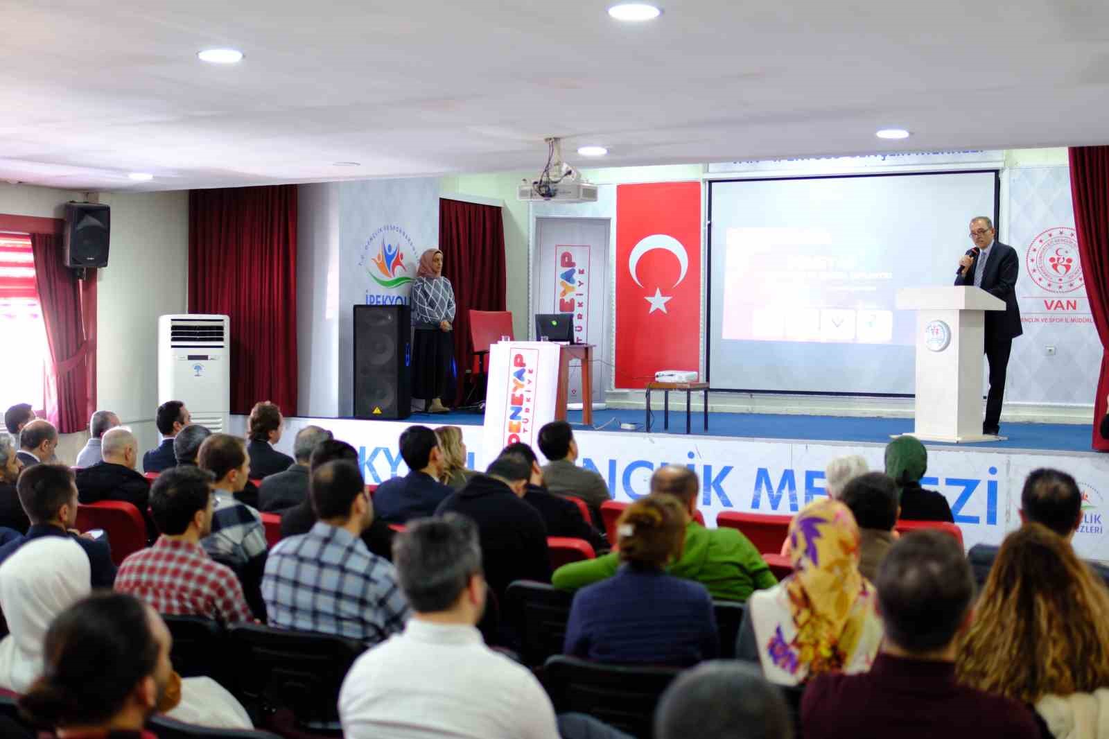 Van’da ‘deneyap teknoloji atölyeleri bilgilendirme ve tanıtım toplantısı’ yapıldı