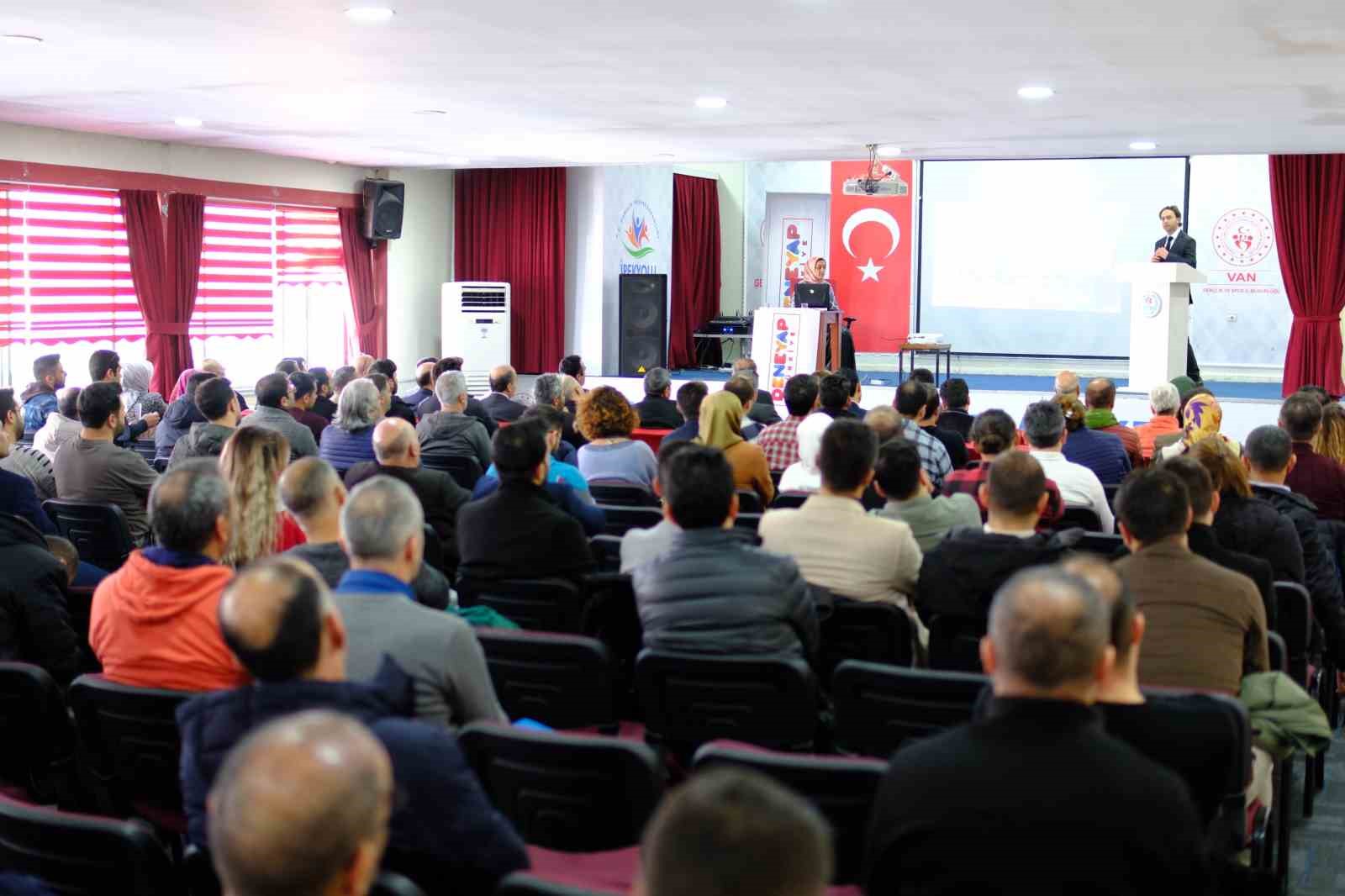 Van’da ‘deneyap teknoloji atölyeleri bilgilendirme ve tanıtım toplantısı’ yapıldı