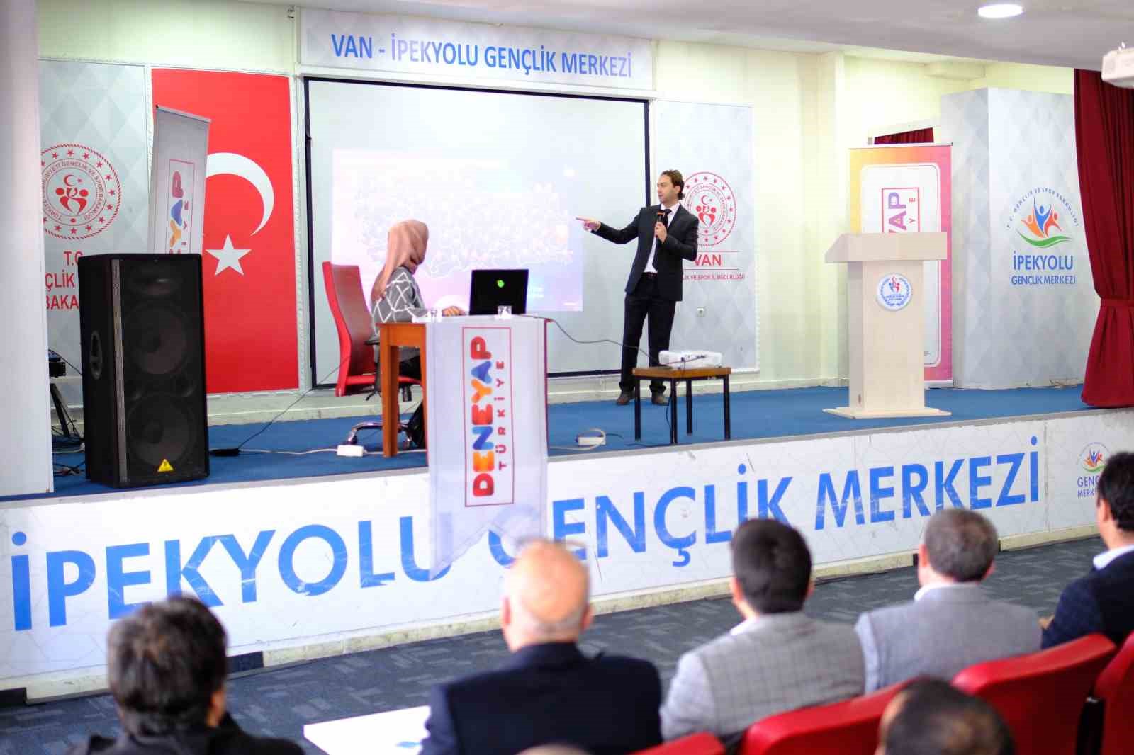 Van’da ‘deneyap teknoloji atölyeleri bilgilendirme ve tanıtım toplantısı’ yapıldı