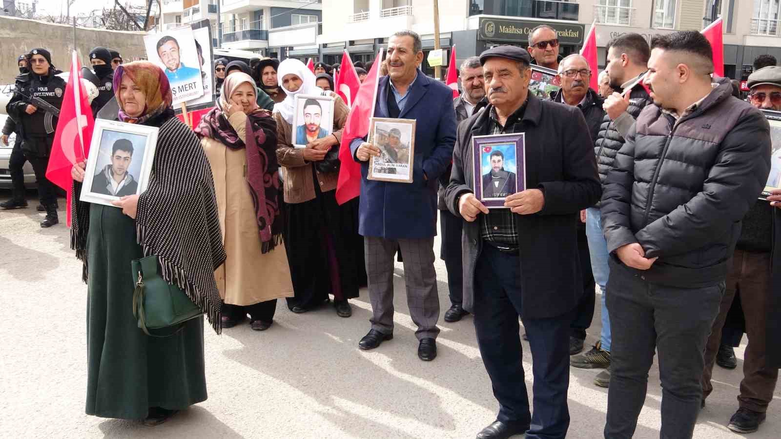 Vanlı anne: “Ben evladım için buradayım, siyaset için değil”