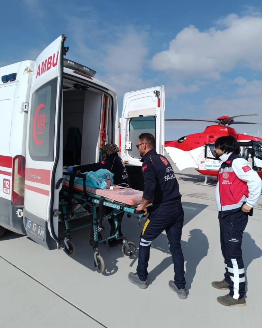 Şırnak ve Bahçesaray’da ambulans helikopter bebek hastalar için havalandı