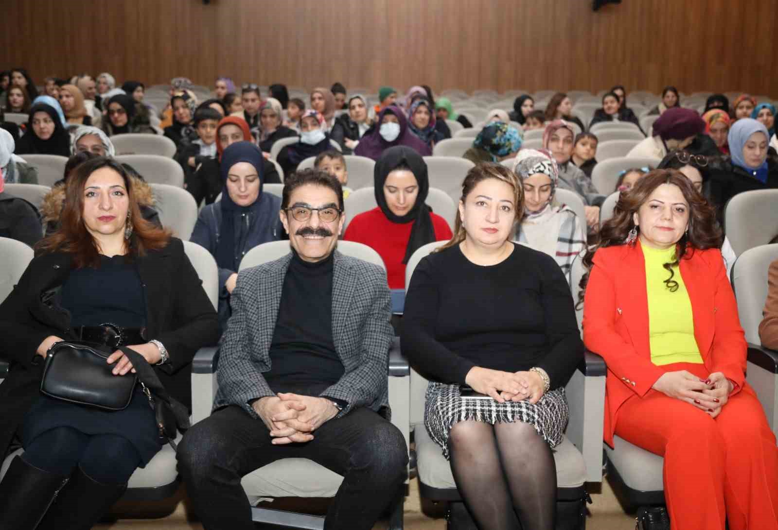 Van’da ’Aile İçi İletişimde Kadının Rolü’ söyleşisi düzenledi