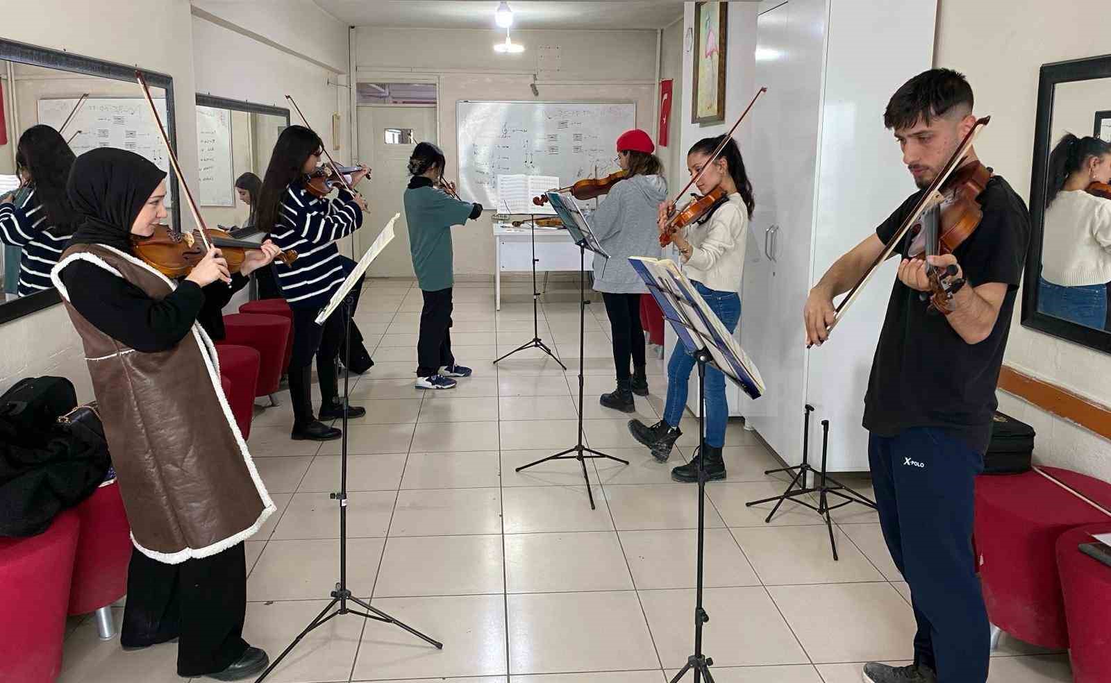 İpekyolu Gençlik Merkezi gençlerin uğrak yeri haline geldi