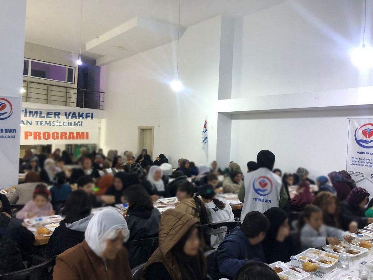 Van’daki yetim çocuklar iftar sofrasında buluştu