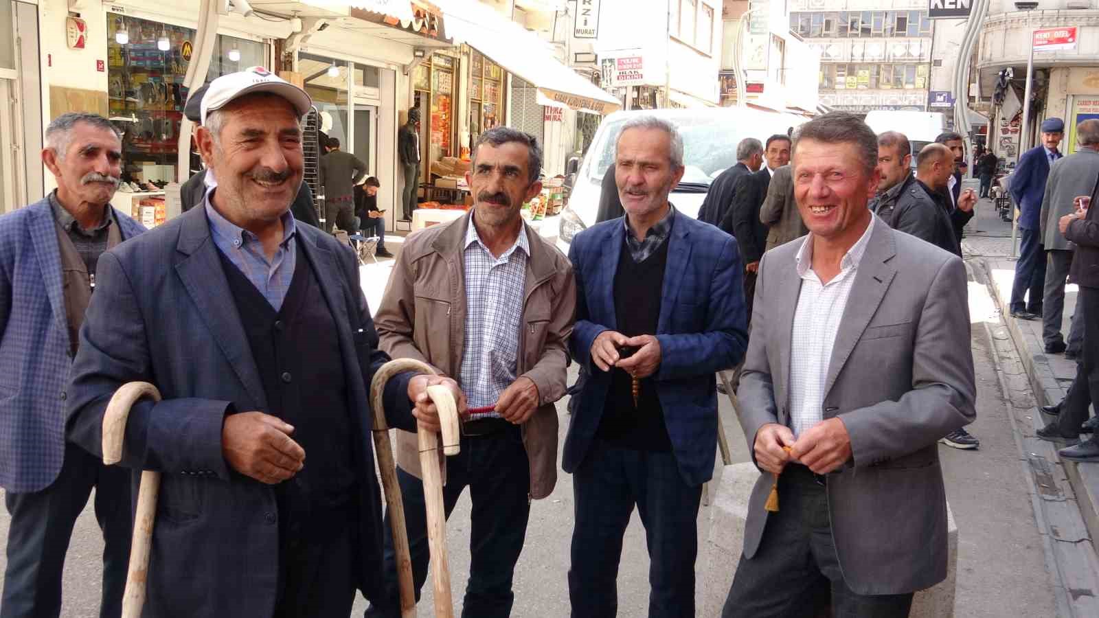 Van’da yayla sezonu başladı: Besiciler ile çobanların sıkı pazarlığı başladı