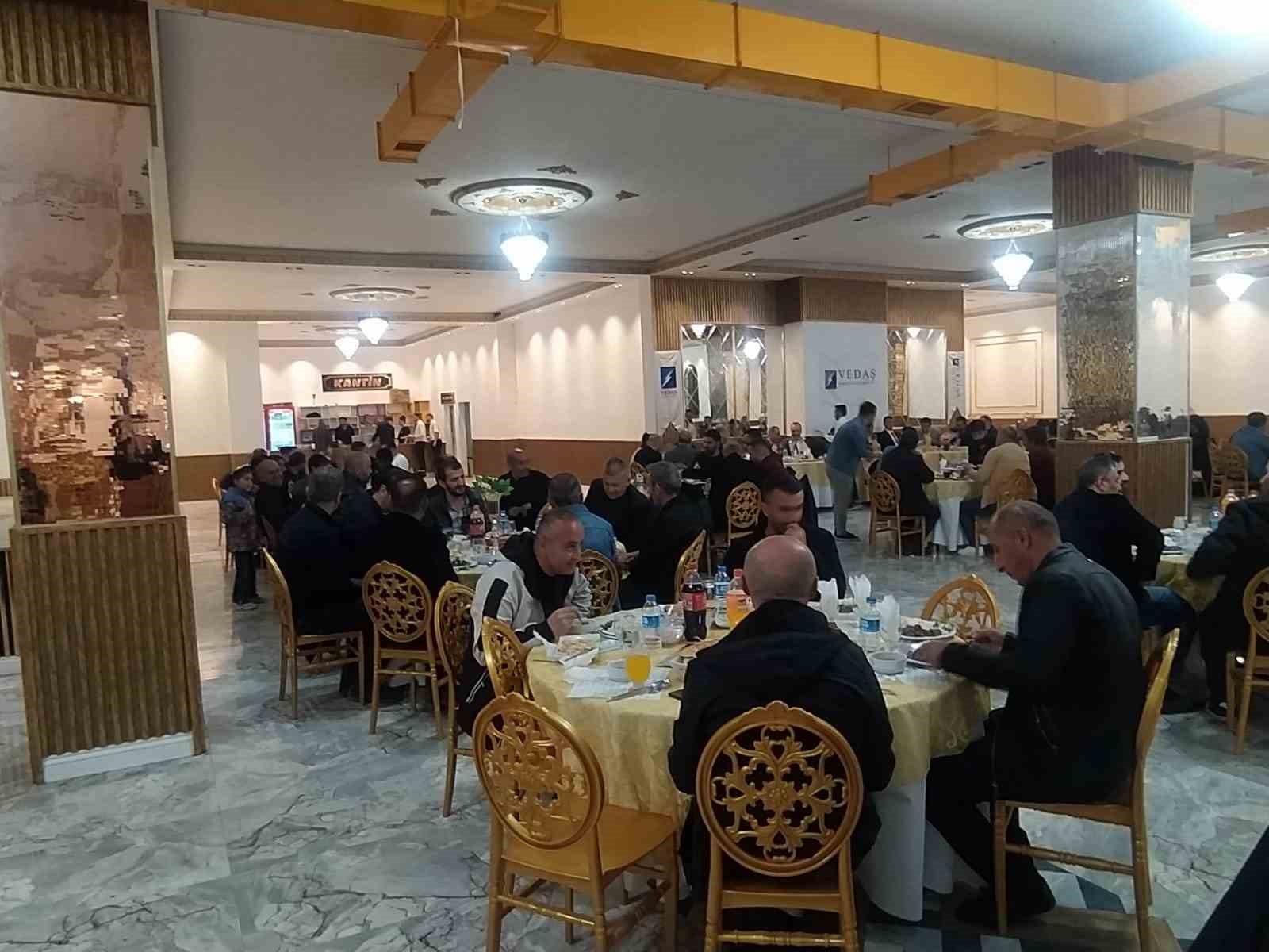 VEDAŞ çalışanları iftarda bir araya geldi