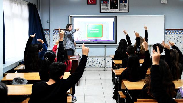 MEB duyurdu! 20 bin sözleşmeli öğretmen ataması için başvuru tarihleri belli oldu