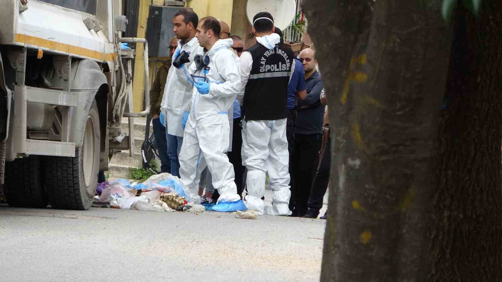 Pendik’te dehşet: İki çöp konteynerinde parçalanmış erkek cesedi bulundu