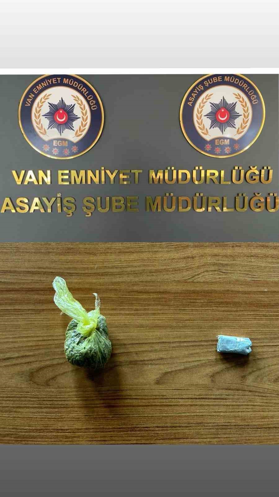 Van’da 53 kilo uyuşturucu ele geçirildi