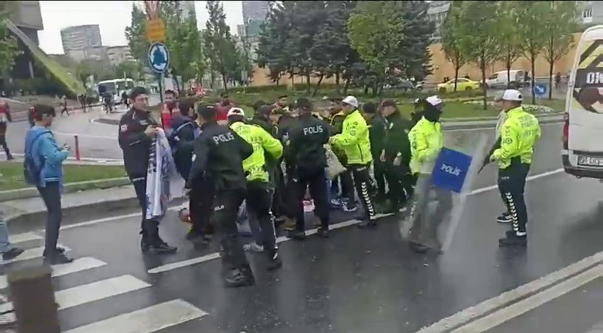 Taksim’e çıkmak isteyen gruplara polis müdahalesi