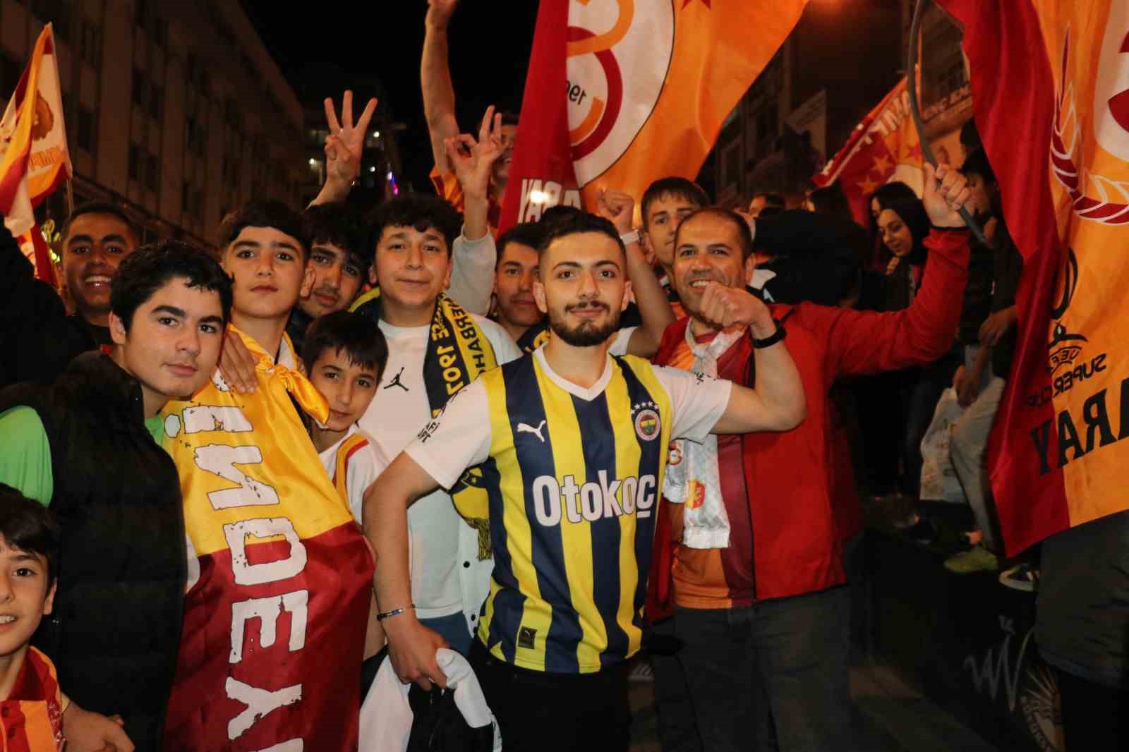 Van’da Galatasaray’ın şampiyonluk sevinci