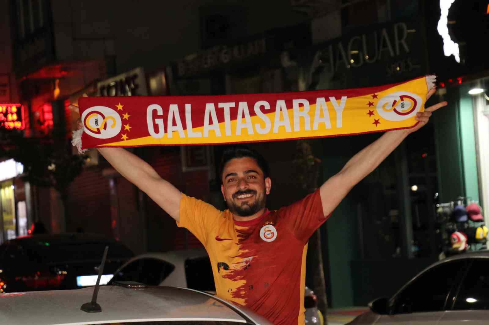 Van’da Galatasaray’ın şampiyonluk sevinci