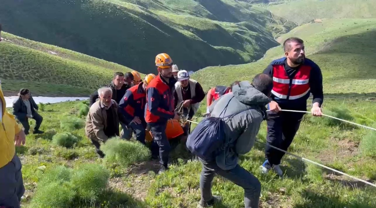 Van’da ot toplarken kayalıklardan düşen şahıs kurtarıldı