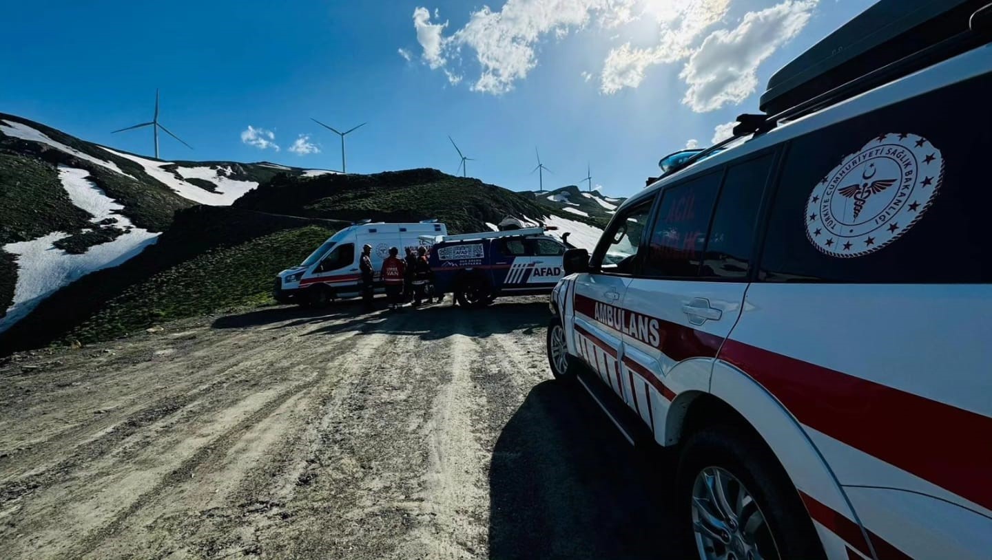 Van’da ot toplarken kayalıklardan düşen şahıs kurtarıldı