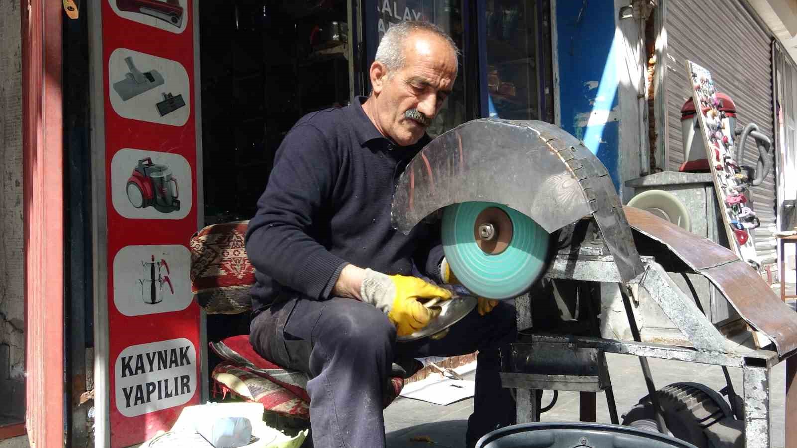 Van’da unutulmaya yüz tutmuş kalaycılık mesleğinin son temsilcisi