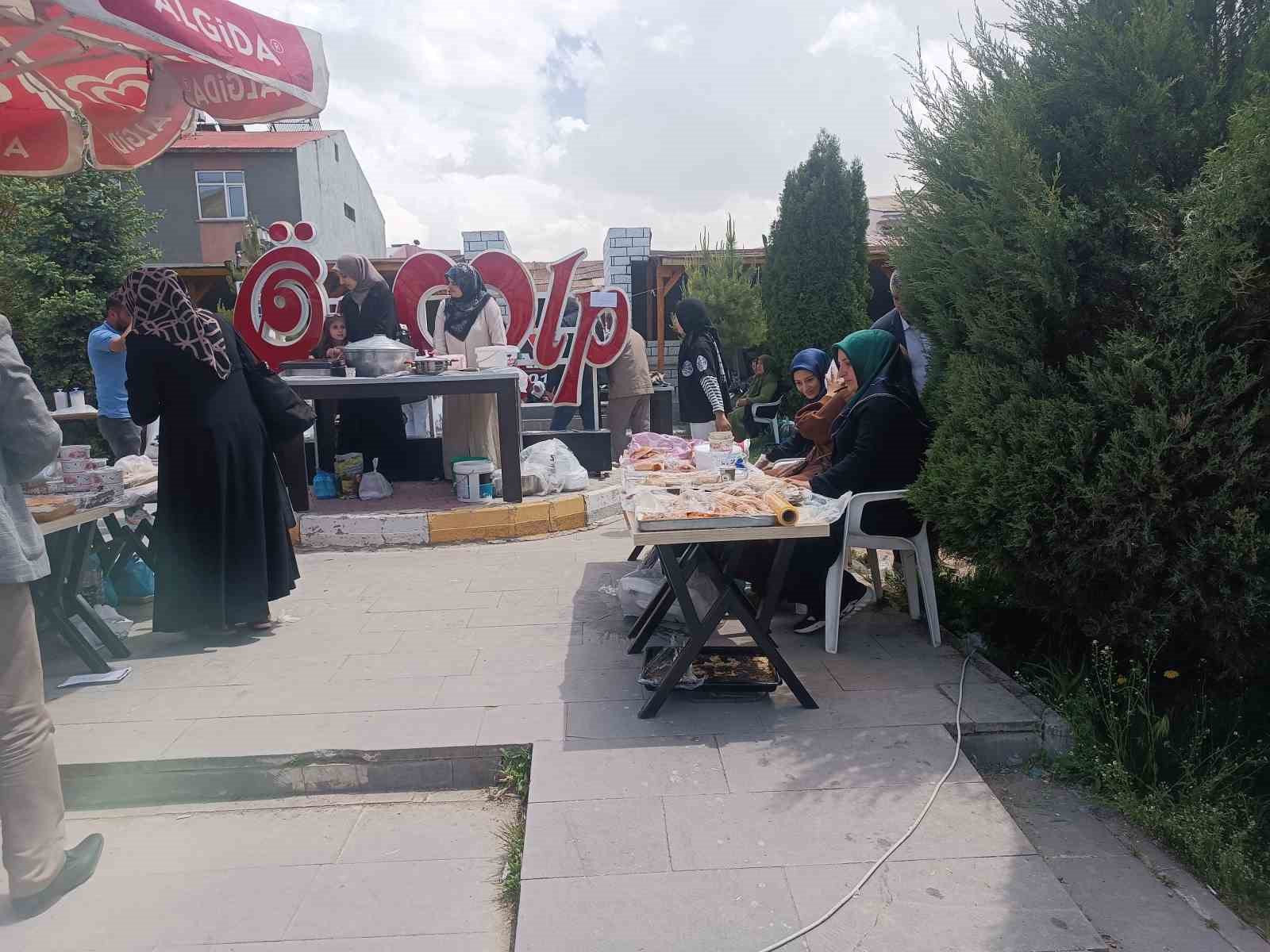 Özalp’te yetim ve kimsesizler yararına yardım kampanyası düzenlendi