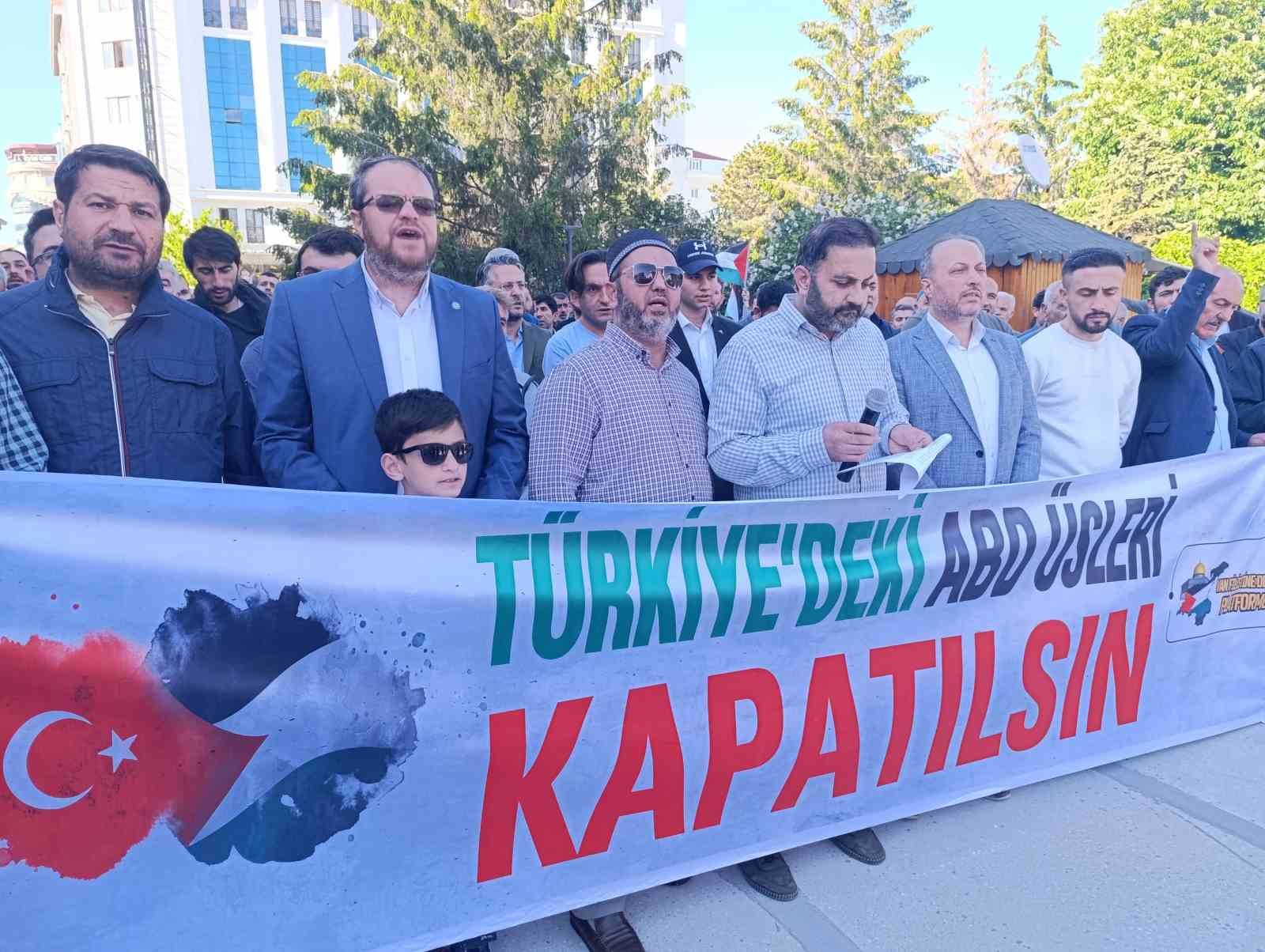 İsrail’in çadır kentteki katliamı Van’da protesto edildi