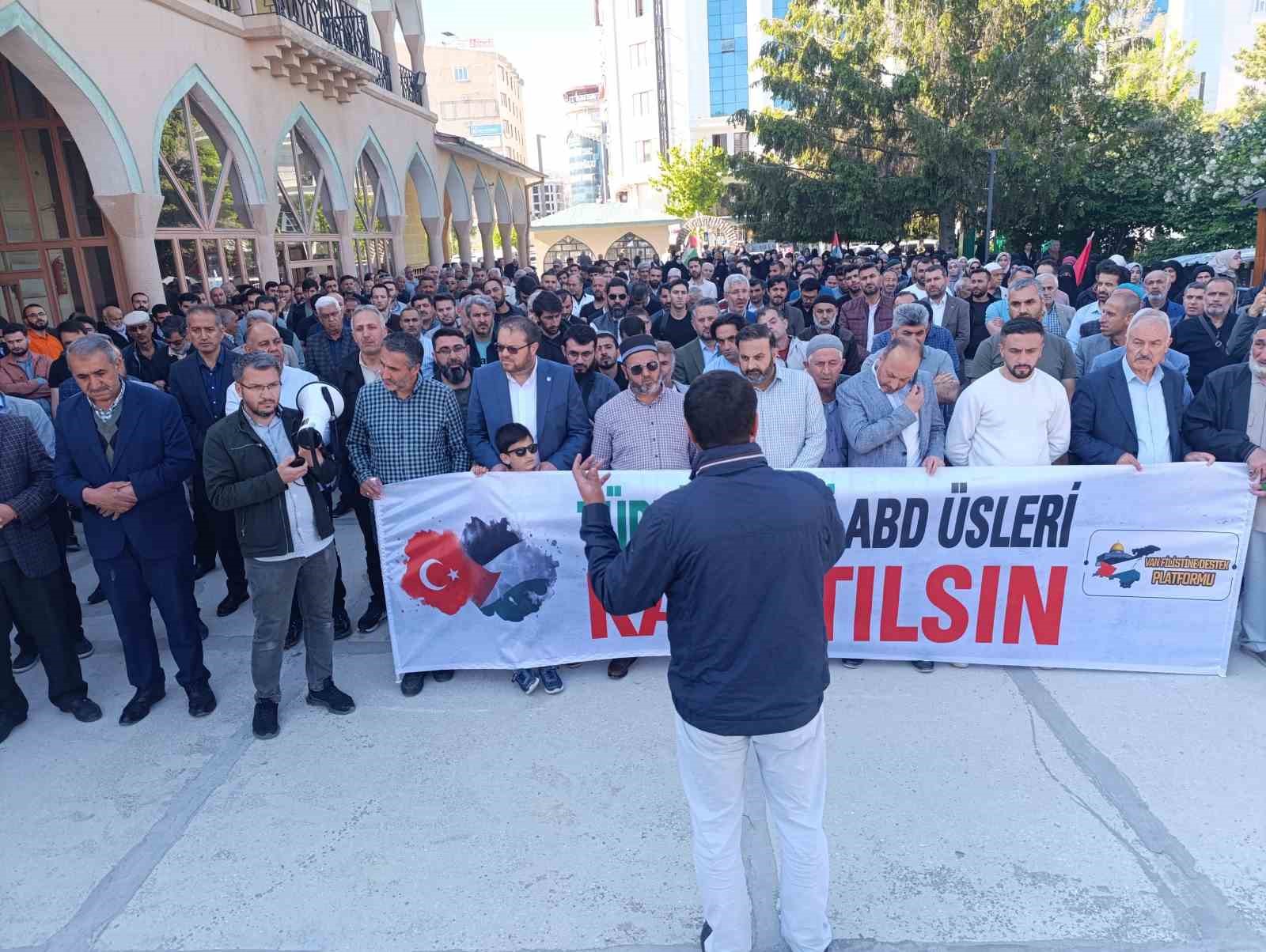 İsrail’in çadır kentteki katliamı Van’da protesto edildi