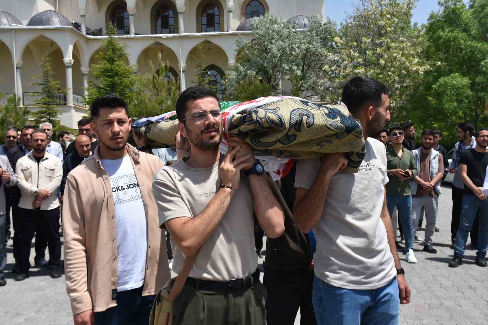 Gazze’de ölenler için temsili cenaze töreni