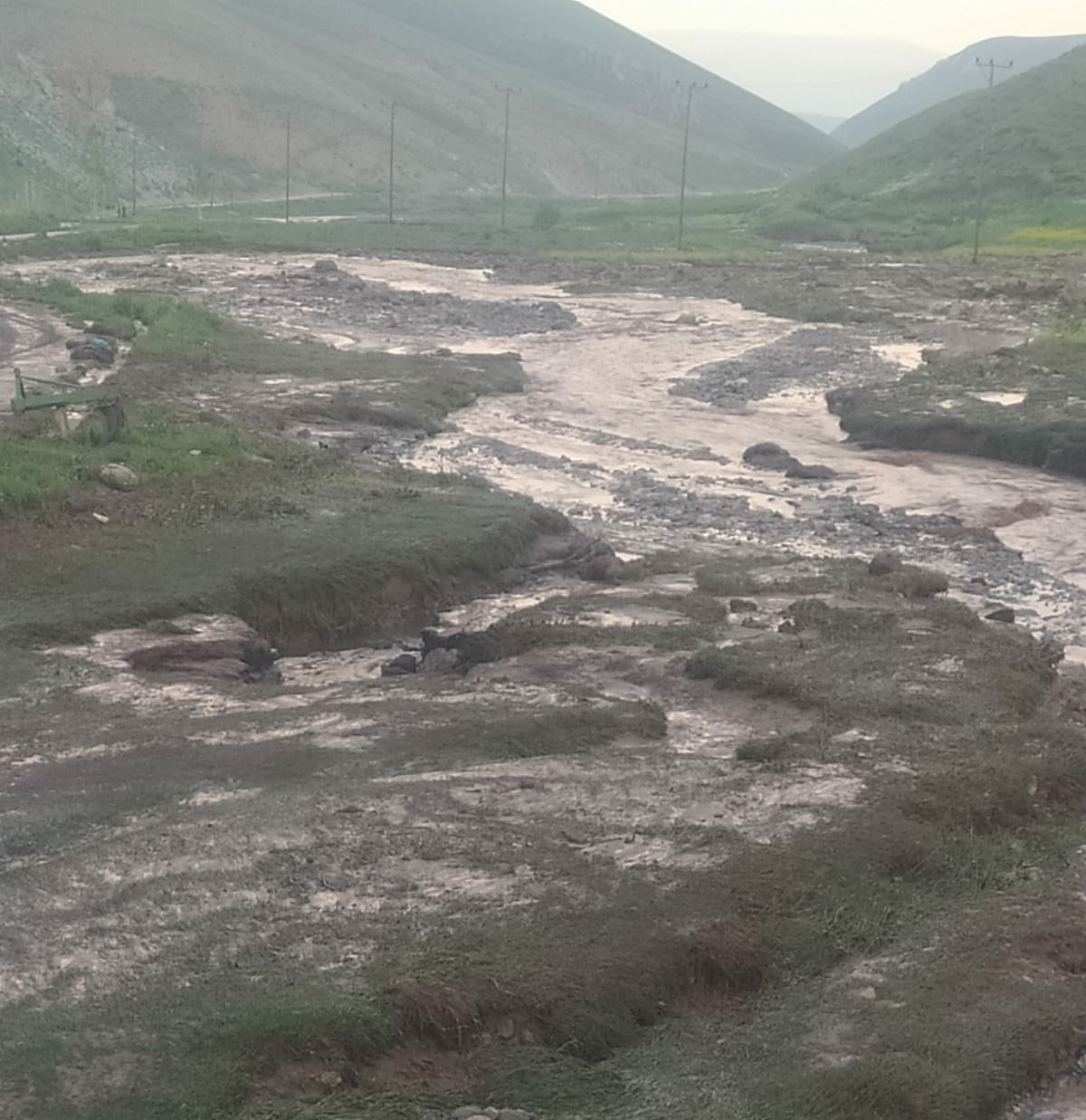 Başkale’de tarım arazileri sel suları altında kaldı