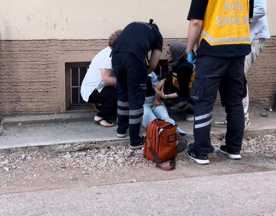 Bayram temizliği can aldı...1.kattan böyle düştü