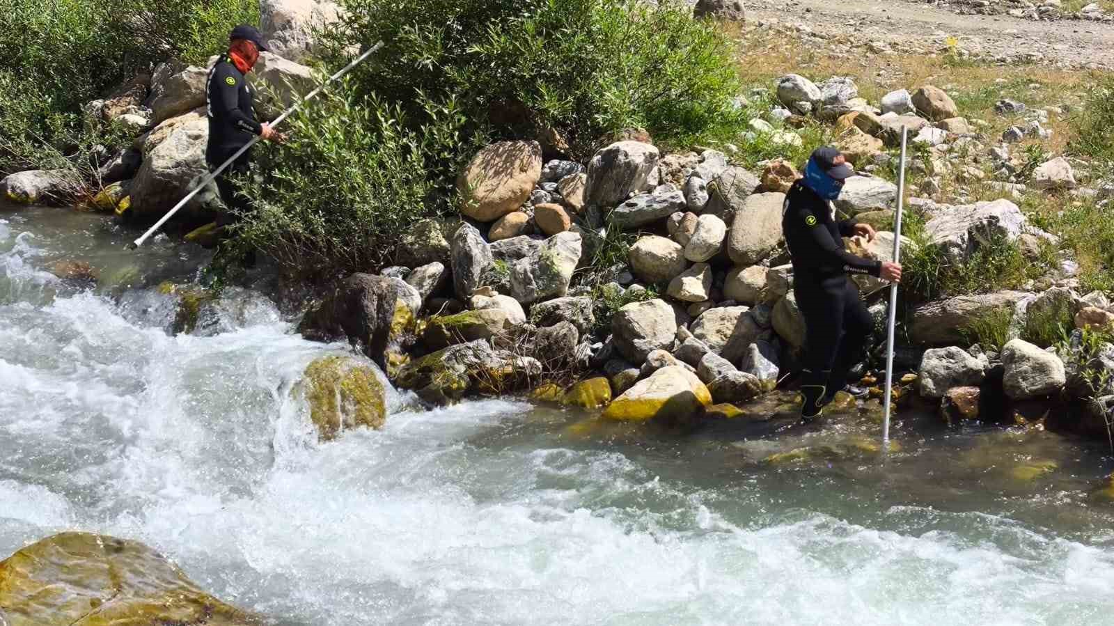 Bahçesaray’da kayıp çocuğun cansız bedenine ulaşıldı