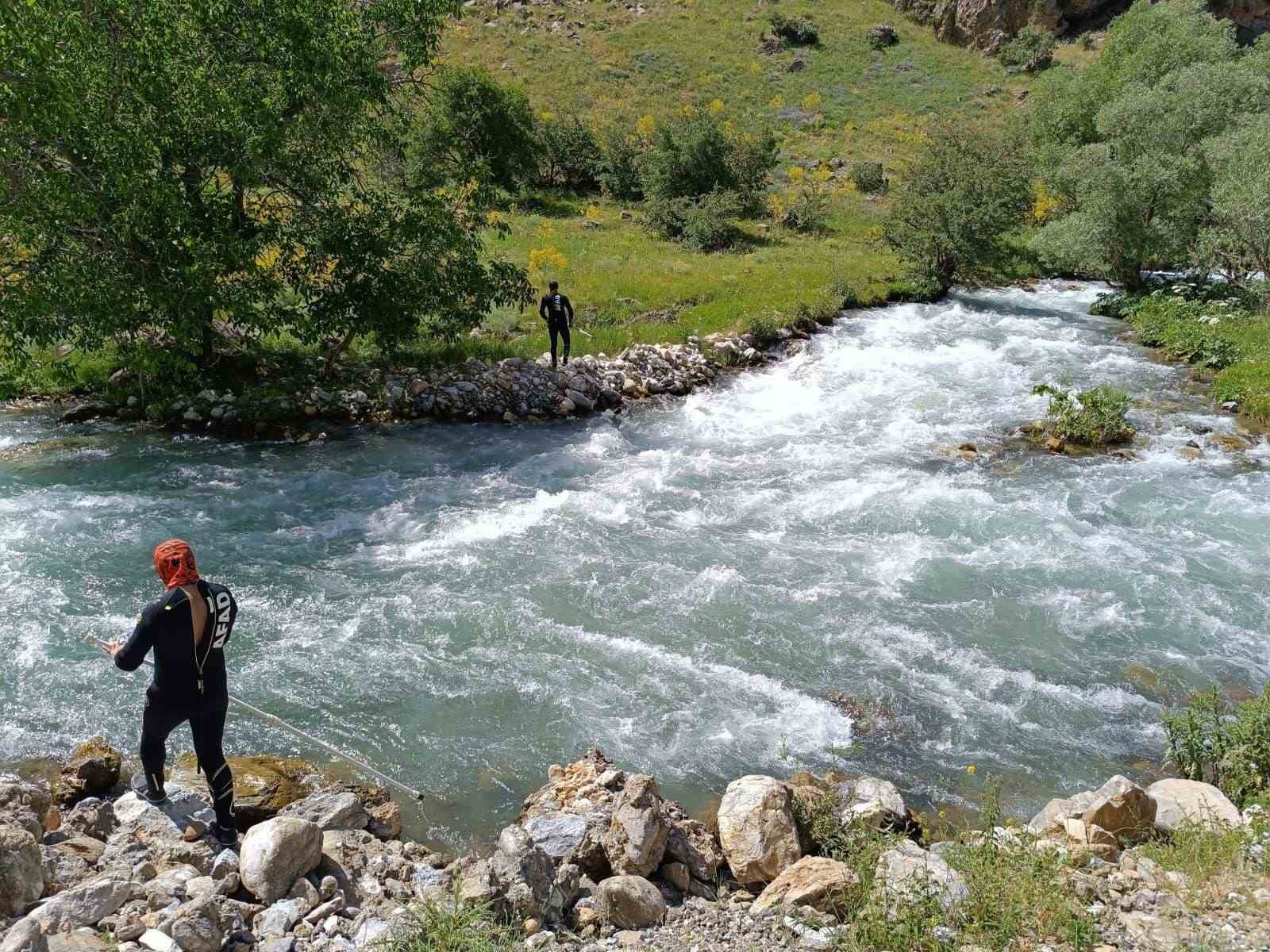 Bahçesaray’da kayıp çocuğun cansız bedenine ulaşıldı