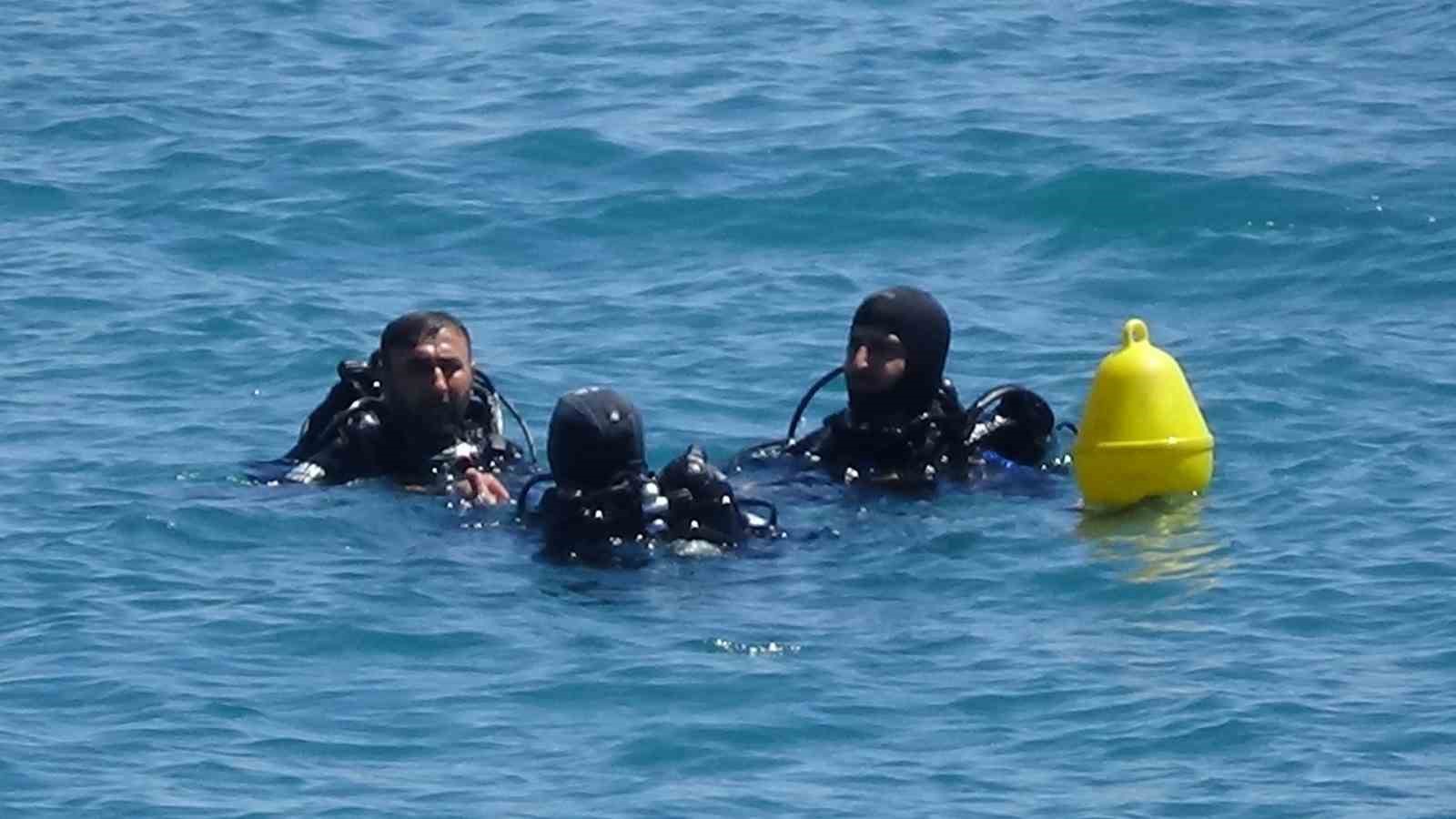 Van Gölü’nde kaybolan gencin arama çalışmaları dördüncü gününde sürüyor