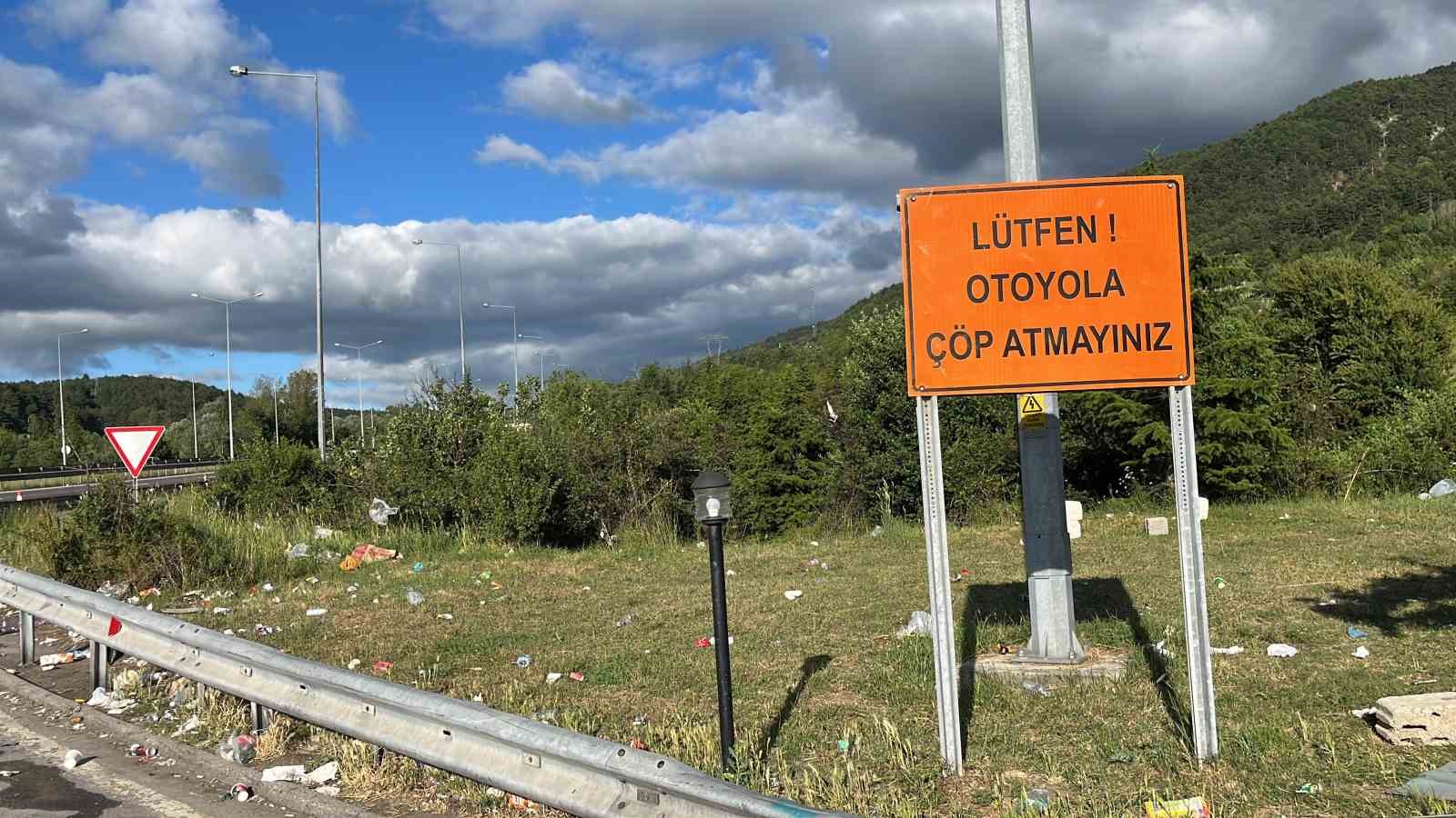 Tatilcilerden geriye çöpler kaldı