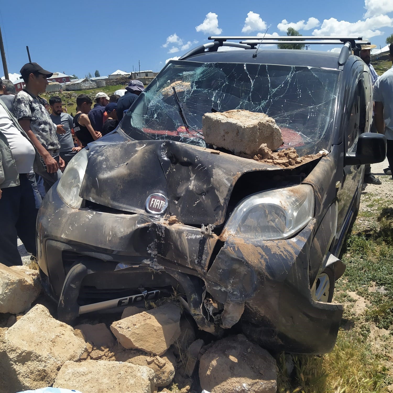 Muradiye’de trafik kazası: 3 yaralı