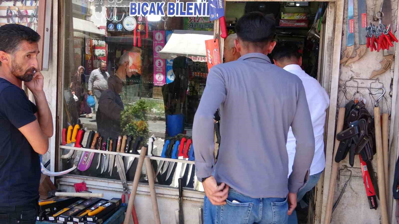 Bıçak bileme ustalarının yorucu bayram mesaisi