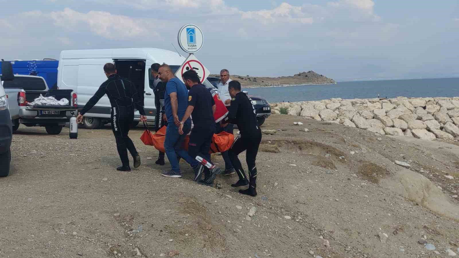 Van Gölü’nde kaybolan şahıs sağ olarak kurtarıldı