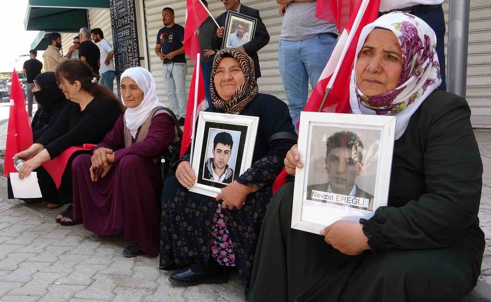 Van’da evlatları dağa kaçırılan annelerin evlat nöbeti devam ediyor