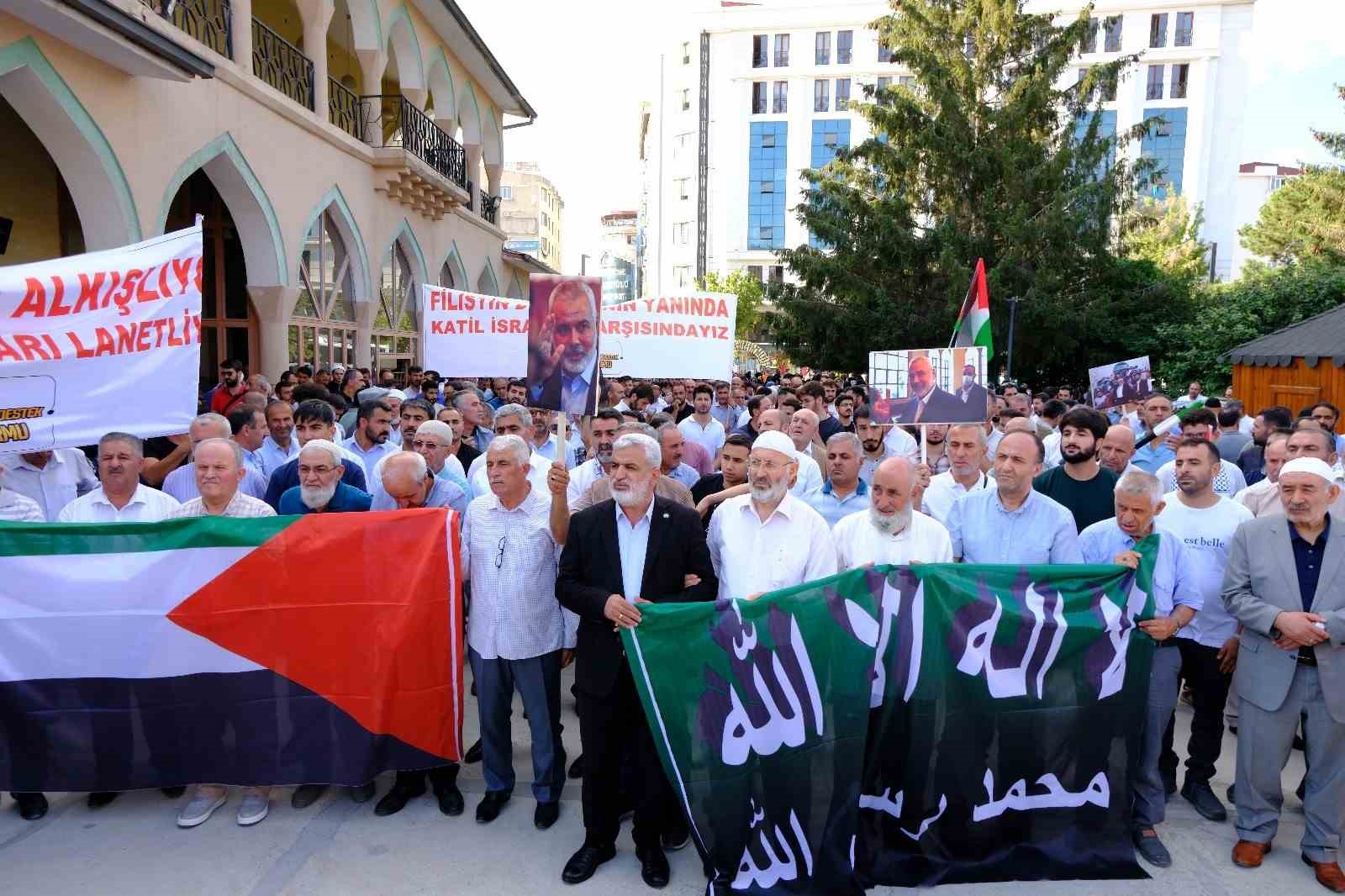 Van’da İsmail Haniye için gıyabi cenaze namazı kılındı