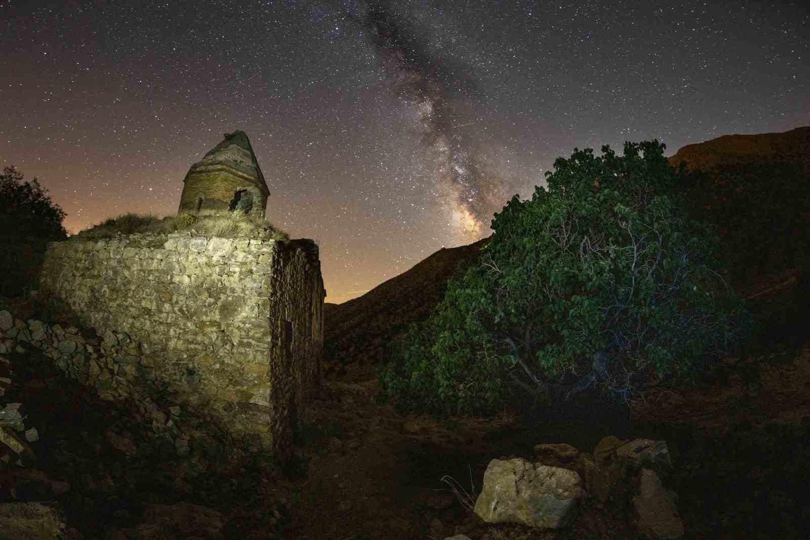 Vanlı gencin çektiği gökyüzü fotoğraflarını ESA paylaştı